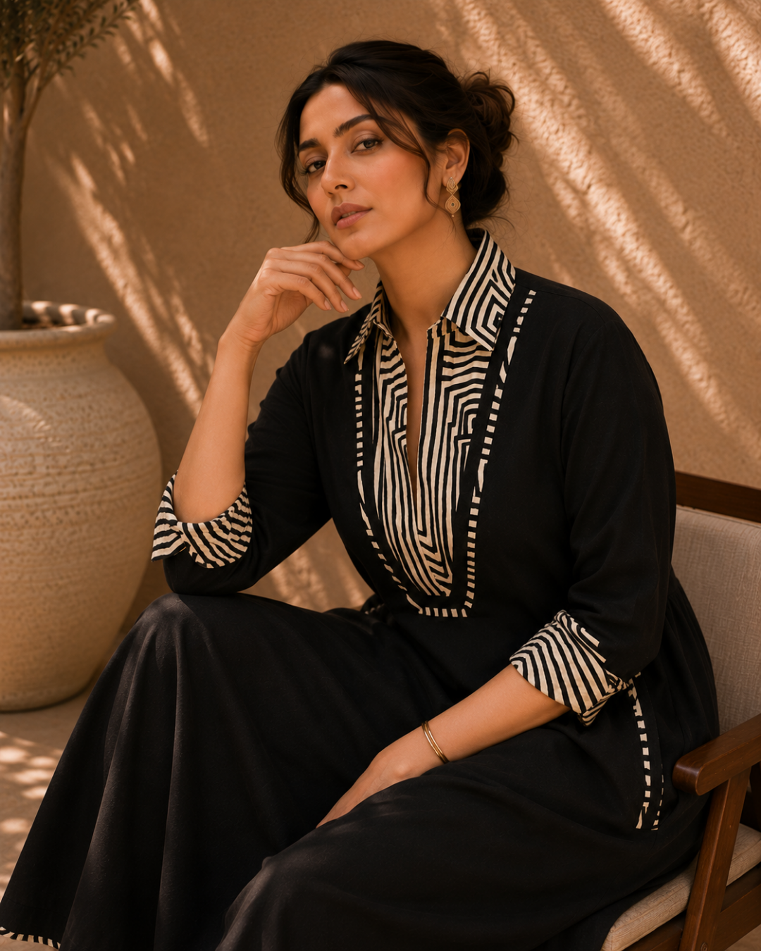 Noir Contrast Linen Dress
